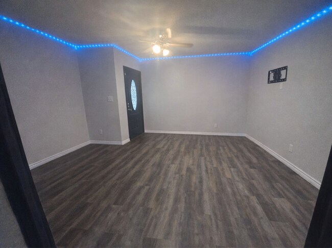 Building Photo - 4 bedroom 2 bathroom house! Housing accepted! MOVE-IN SPECIAL!