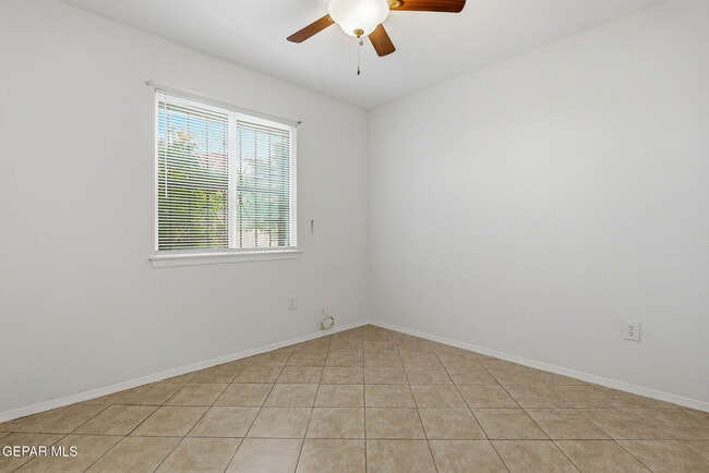 Building Photo - 10837 Gemstone St