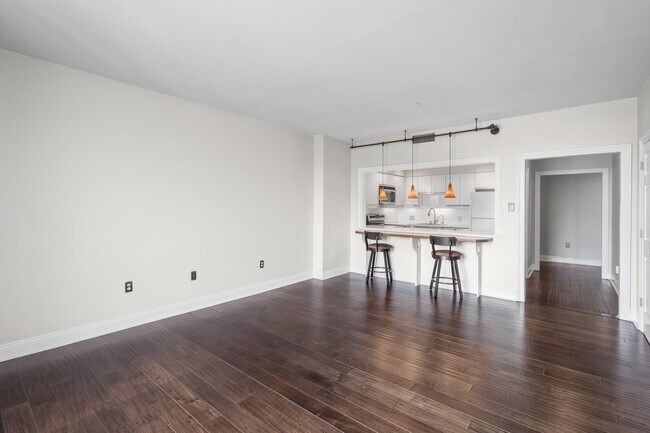 Building Photo - 100 Shearwater Ct E