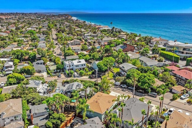 Building Photo - Charming Leucadia Duplex - Steps to Beach