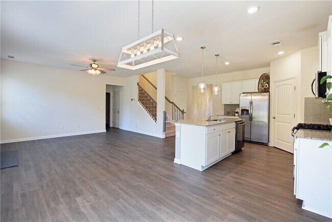 Building Photo - 4255 Sunflower Cir