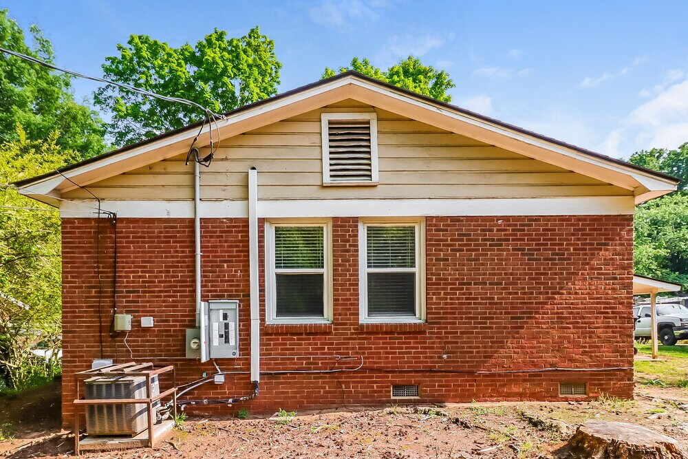 Building Photo - 5401 Snow White Ln