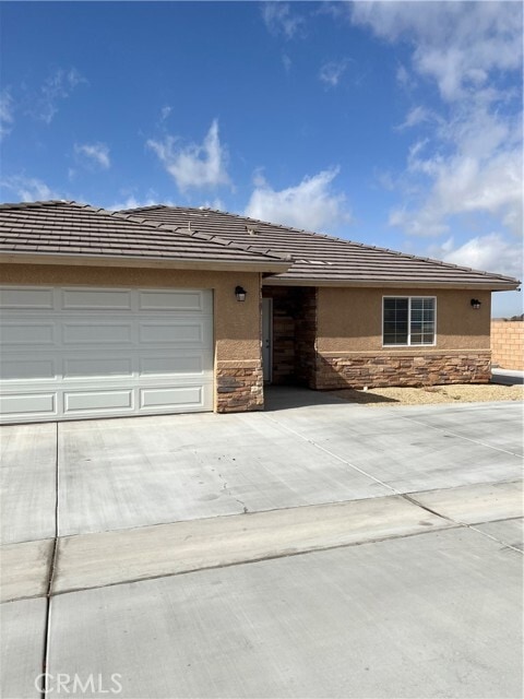 Primary Photo - 16550 Olive St