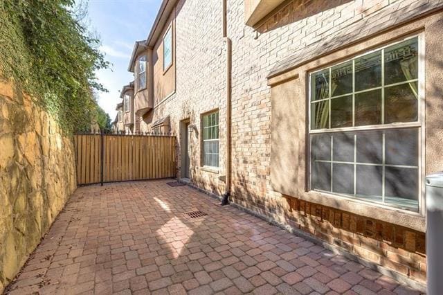 Building Photo - 566 Rockingham Dr