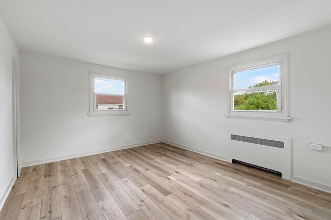 Building Photo - 616 Grandview Ave