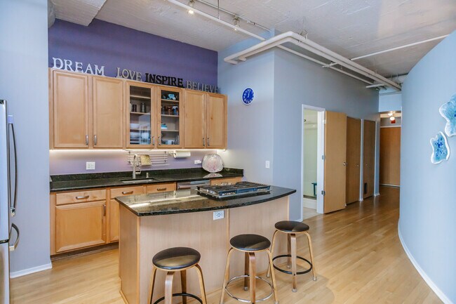 Building Photo - 1530 S State St