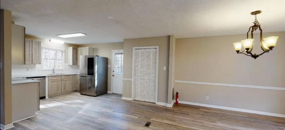 Building Photo - 421 Constitution Dr