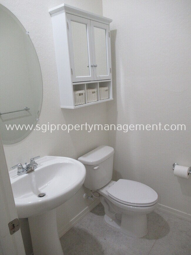 Building Photo - 19218 W Pierson St