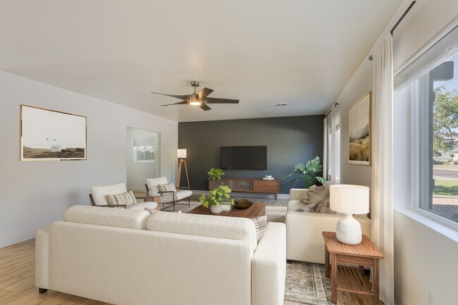 Building Photo - 4427 E Turney Ave