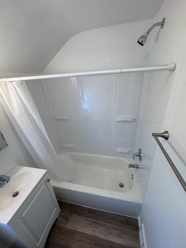 Building Photo - Updated 2-Bedroom 1-Bath House in Duquesne!!