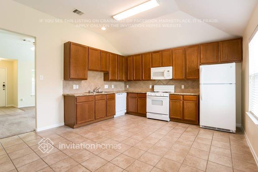 Building Photo - 5802 Le Carpe Plantation Ct