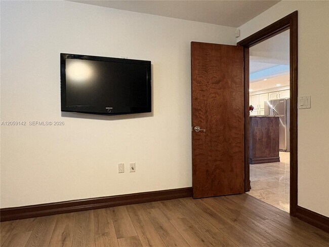 Building Photo - 6610 SW 104th Ct