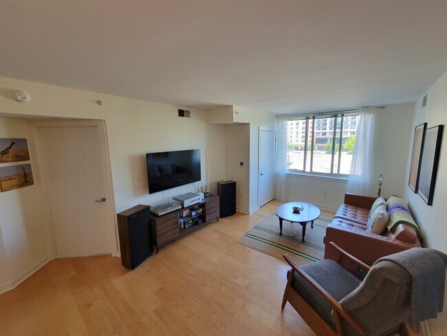 Building Photo - 1000 New Jersey Ave SE