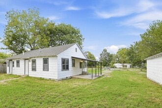 Building Photo - 3816 W 59th St