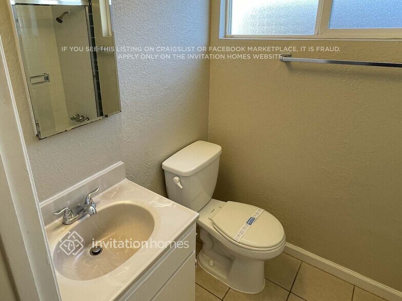 Building Photo - 32 Bryan Ave