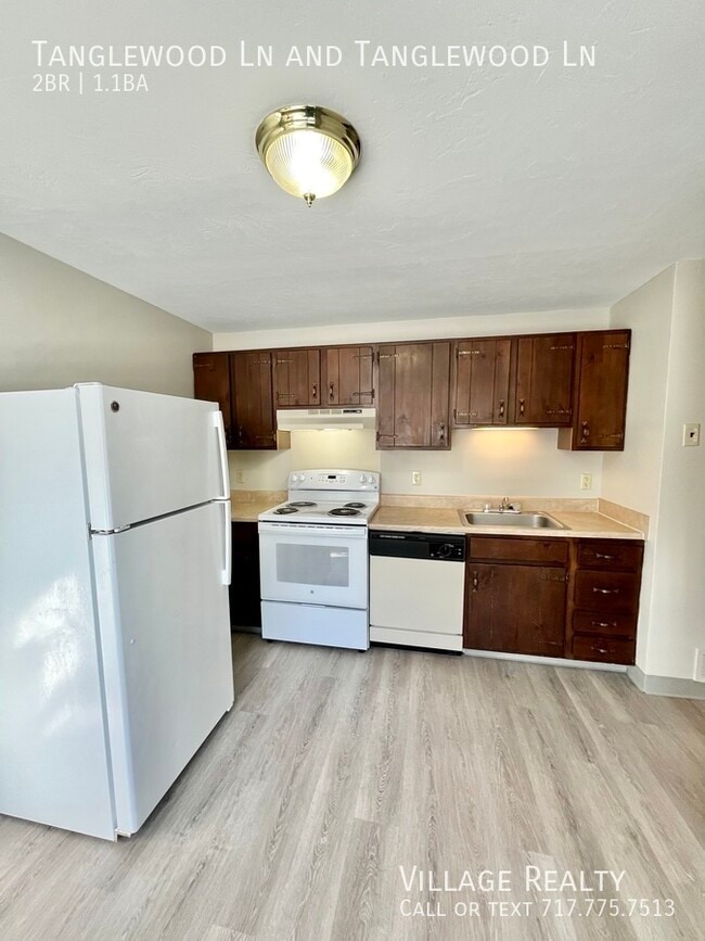 Building Photo - 442 Tanglewood Ln