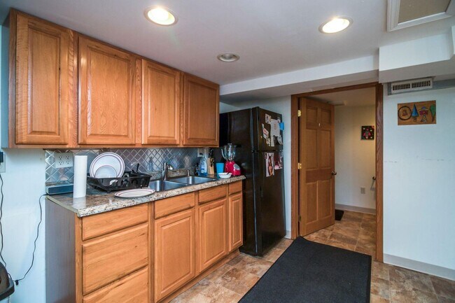 kitchen basement - 1314 Lincoln Way