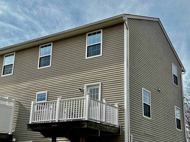 Building Photo - 376 NY-32