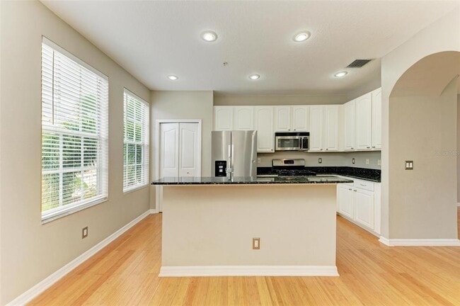 Building Photo - 2926 Bayshore Pointe Dr