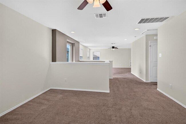 Building Photo - 1049 Clove Hitch Dr
