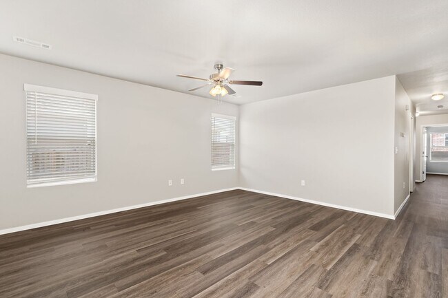 Building Photo - *Pre-Leasing* Three Bedroom | Two Bathroom Duplex with Full Service Lawn Care in Lawlis Ranch