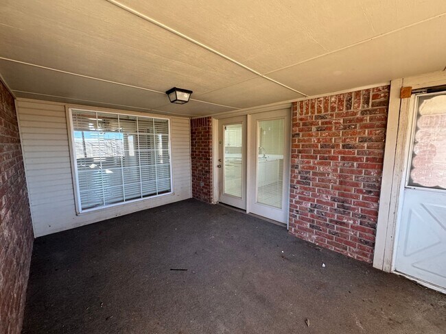 Building Photo - 704 Copperfield Dr