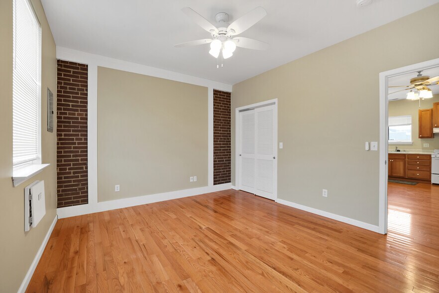 Building Photo - 5200 Wilson Ave