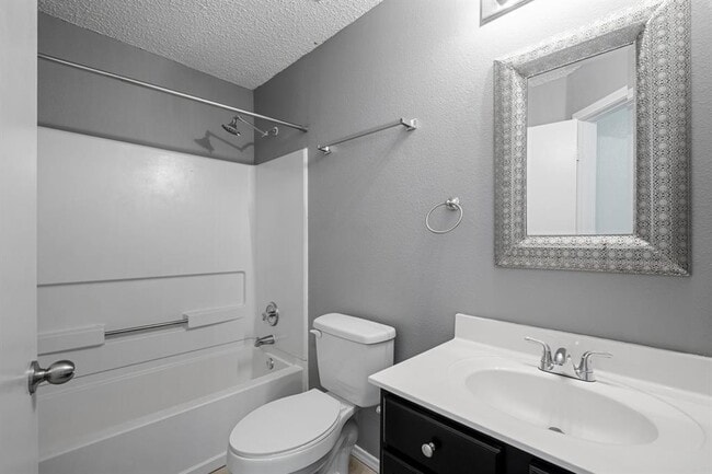 Building Photo - 2412 Byfield Dr