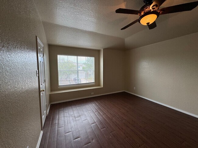 Building Photo - Move-In Ready 3BR Home with Open Living & Large Backyard Leon Valley | 410 & Bandera Rd