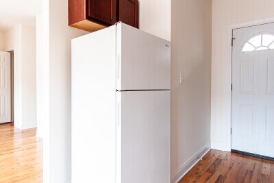 Building Photo - 640 W Cornelia Ave