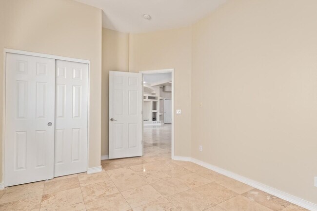 Building Photo - 15330 E Walnut Ln