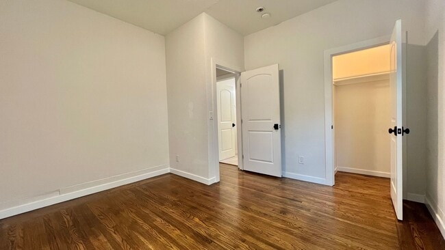 Building Photo - Well-maintained, Charming duplex – 3bd 2ba Upper-Level Unit