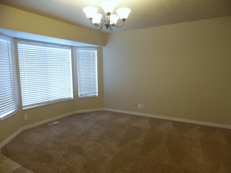 Building Photo - 373 W 2200 N