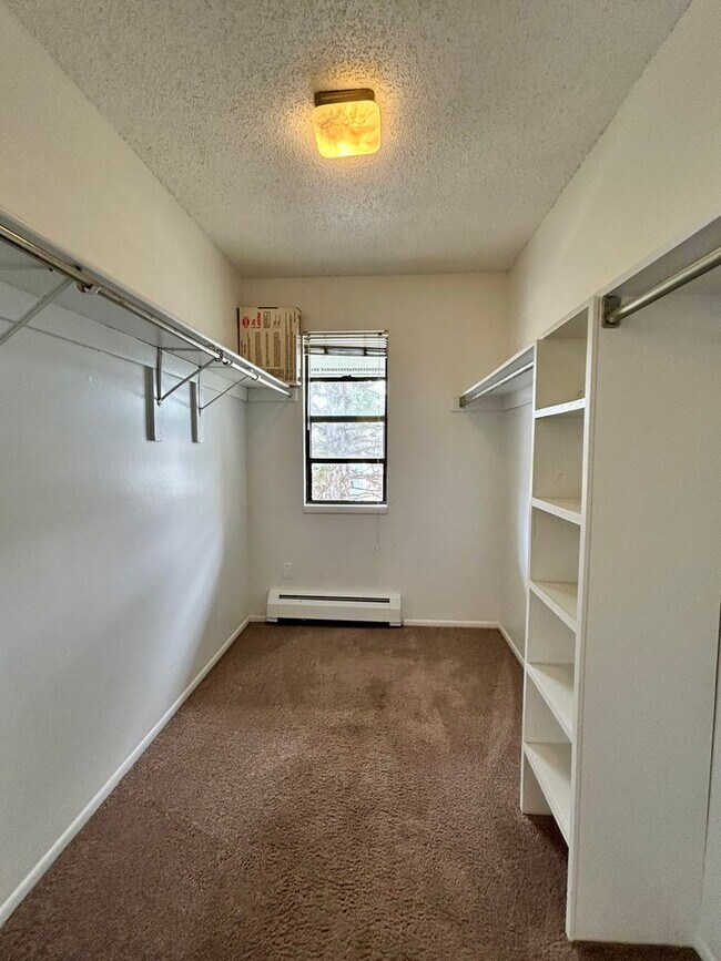Building Photo - Affordable 3 Bed 2 Bath Condo, Attached Garage, on Quiet Street in Lafayette
