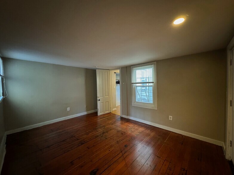 Building Photo - 202 Klotter Ave