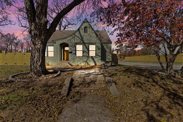 Building Photo - 2317 Peabody Ave