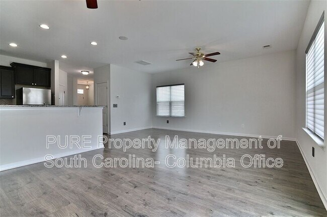 Building Photo - 109 Weeping Oak Ln