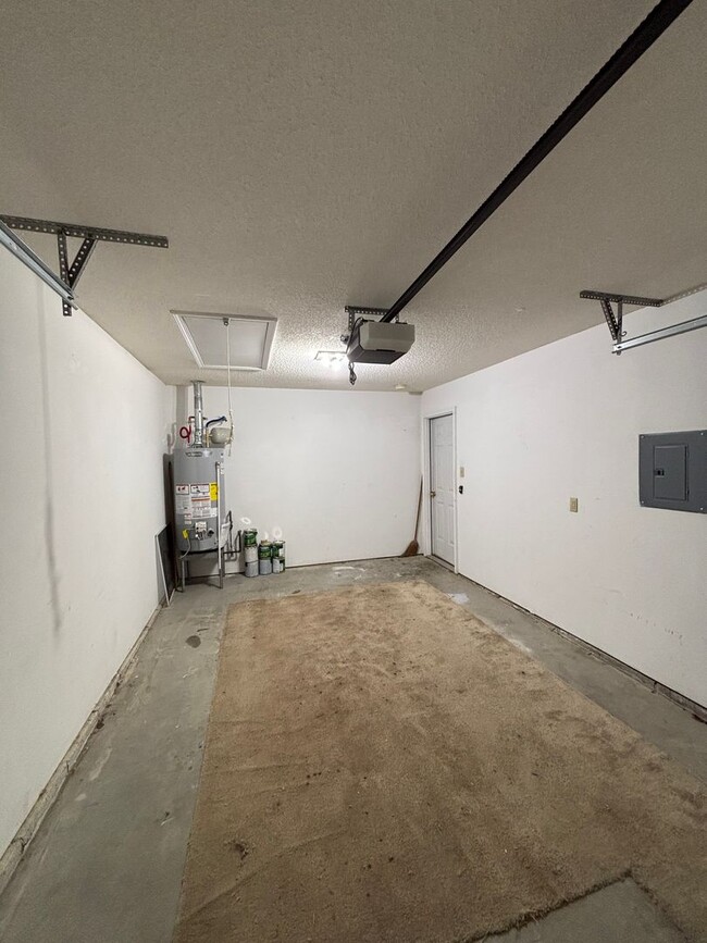 Building Photo - Cozy 3bd/2bth Condo in Powell - Minutes fo...