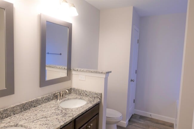 Building Photo - 755 Spartan Commodor Ln