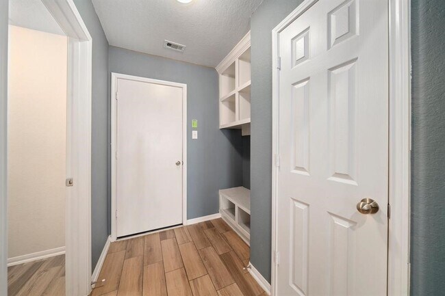 Building Photo - 8218 Pastel Dawn Trce