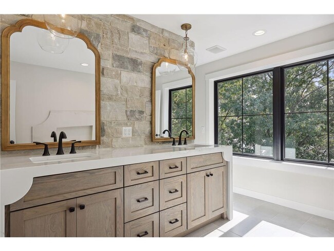 Building Photo - 21845 Byron Cir