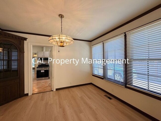 Building Photo - 3 Bed/2 Bath Single Level Home!