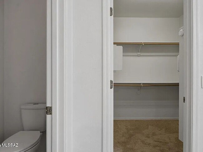 Building Photo - Spacious 3BR House in Sahuarita with Pool!