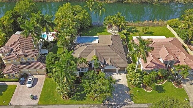 Building Photo - 3140 Fairways Dr