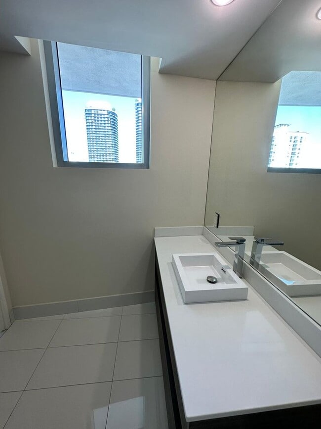 Building Photo - 1100 S Miami Ave