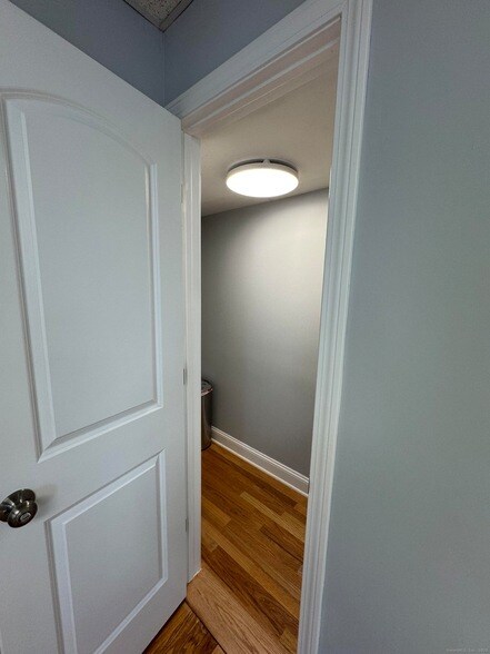 Building Photo - 211 Montowese St