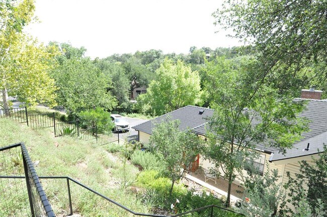 Building Photo - 9902 Talleyran Dr