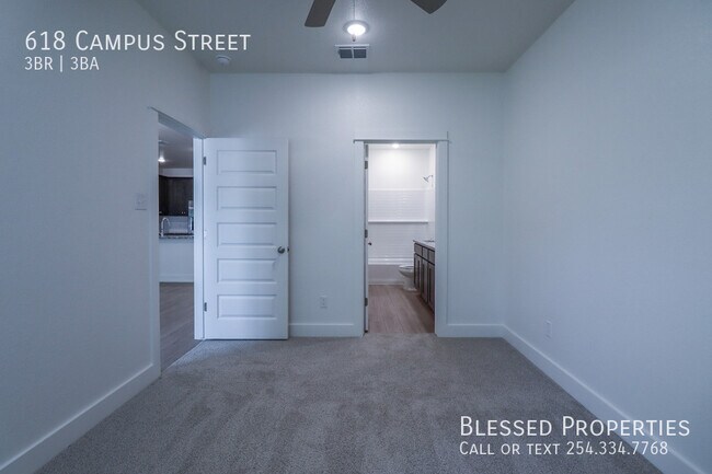 Building Photo - 618 Campus St