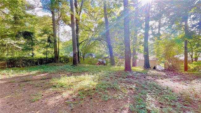 Building Photo - 2744 Fairlane Dr SE
