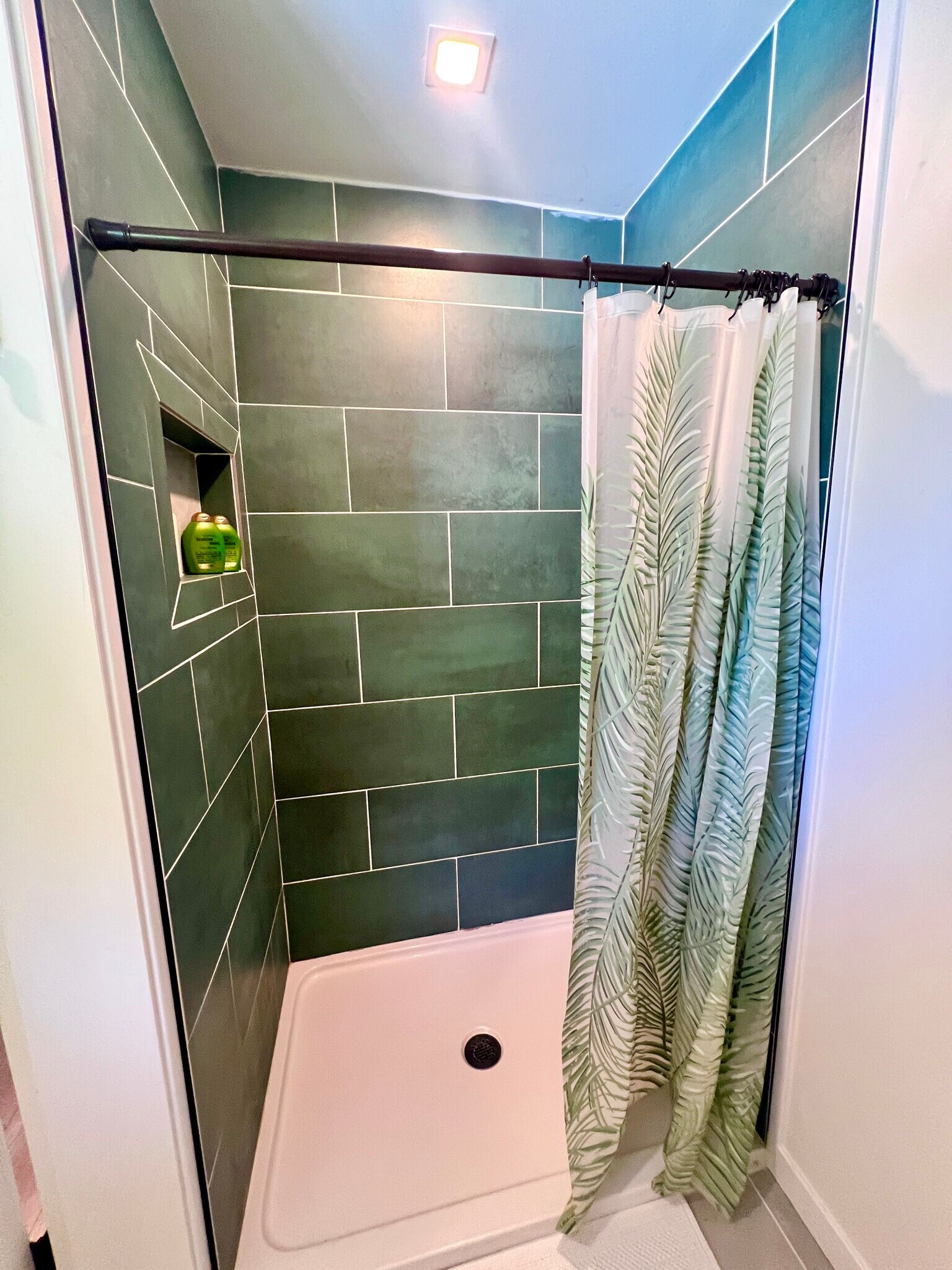 Building Photo - 213 N 10th St